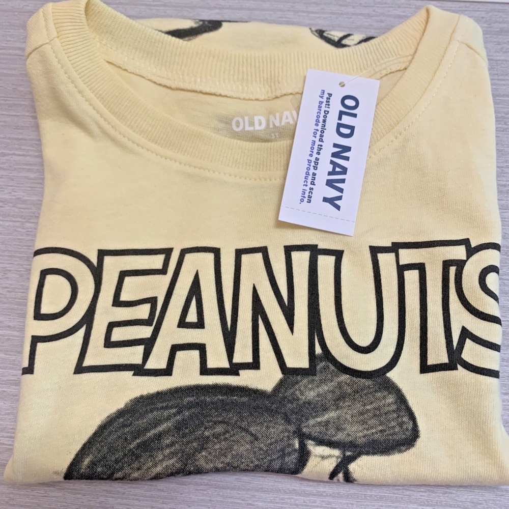 Peanuts Snoopy Charlie Brown Graphic T-Shirt Short Sleeve Toddler Unisex NWT - Picture 1 of 10